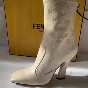 Fendi Square Toe Bianco